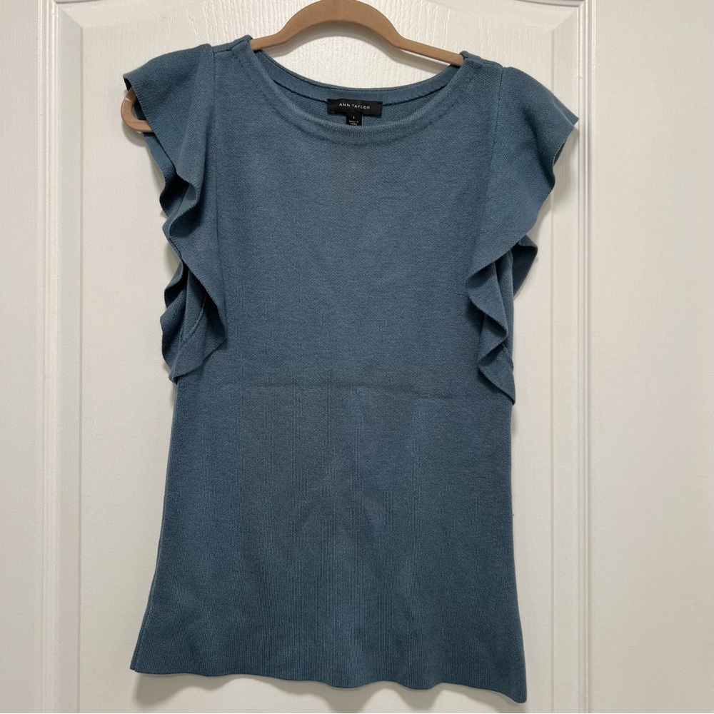 Ann Taylor sweater short sleeve sweater top with ruffle detail, size small